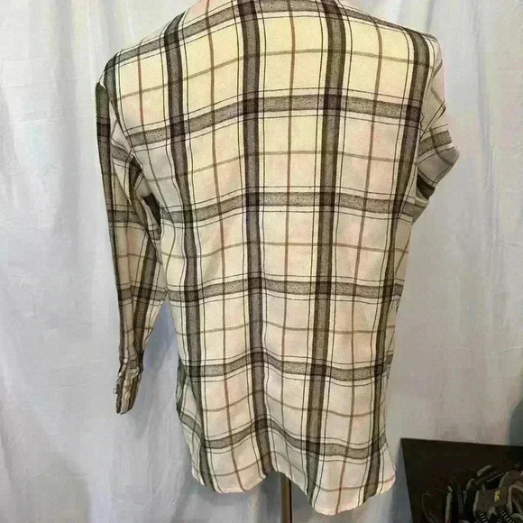 Women’s Plaid Long Sleeve Button Down Blouse. Womens Size Small. - Picture 3 of 4